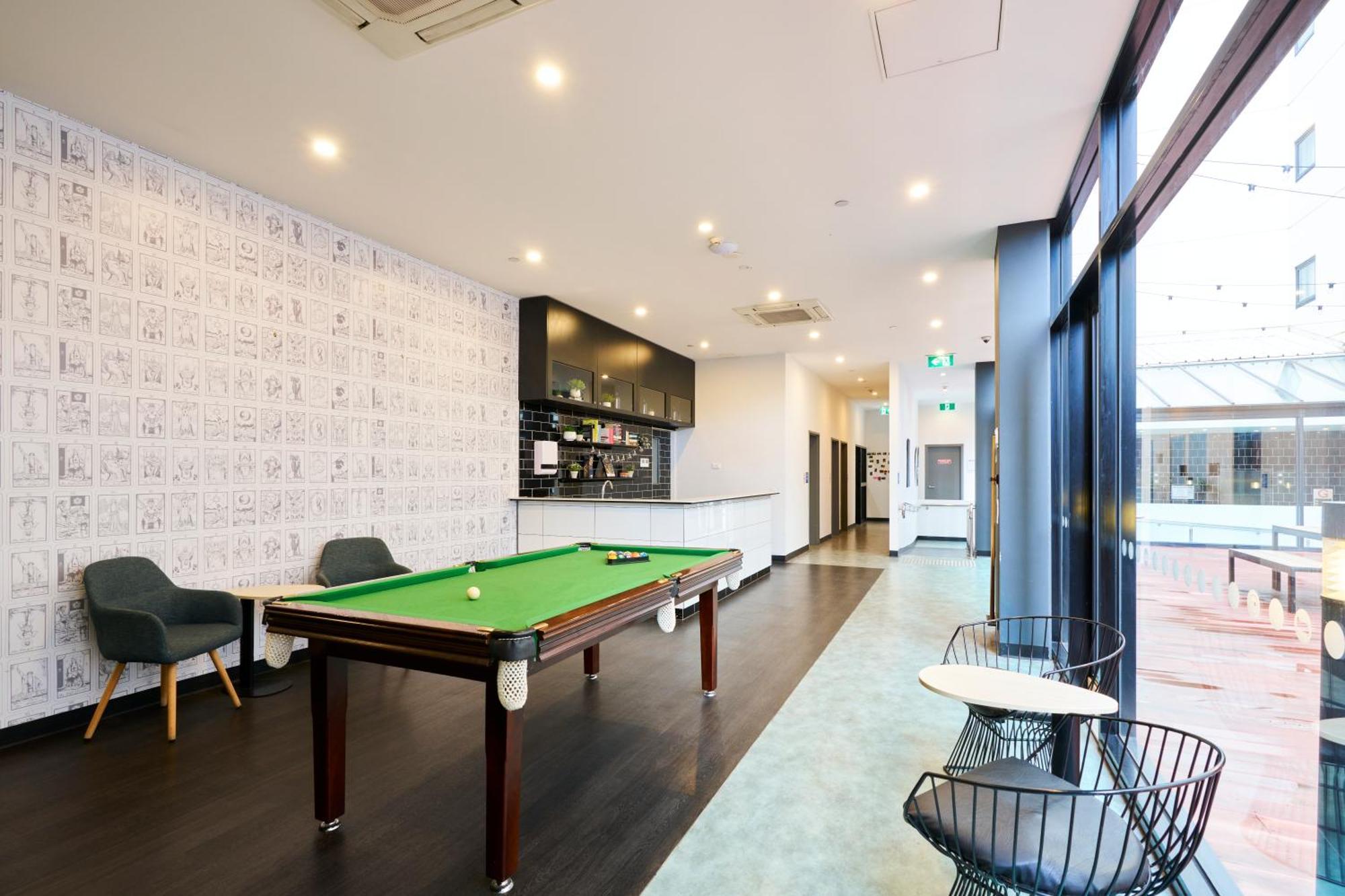 Essence Hotel Carlton — Photos 1